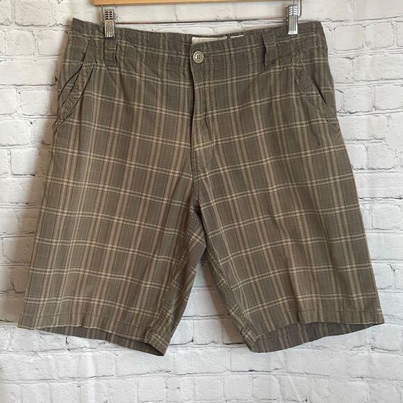 Aeropostale Men’s Brown Plaid Shorts size 34 SMALL HOLE - Picture 1 of 4